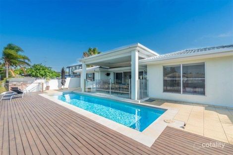 5 Carmel Ct, Broadbeach Waters, QLD 4218