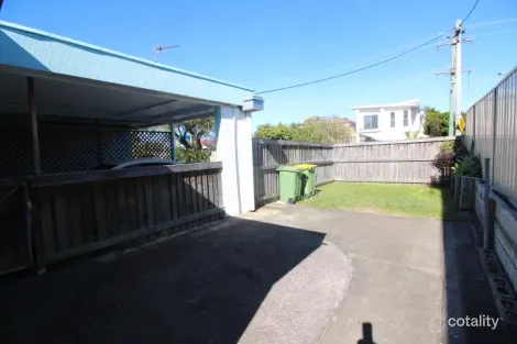 Property photo of 1/19 Robert Street Labrador QLD 4215