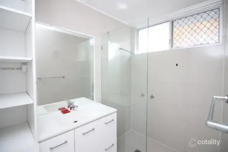 Property photo of 1/19 Robert Street Labrador QLD 4215