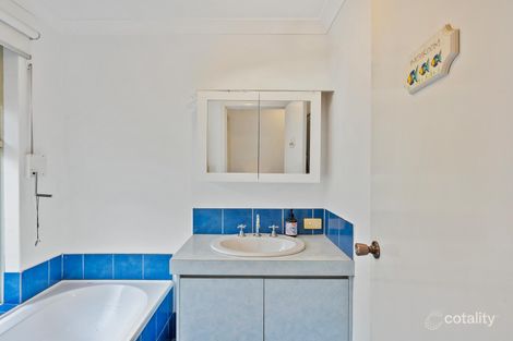Property photo of 2/23 Rocklea Crescent Ellenbrook WA 6069