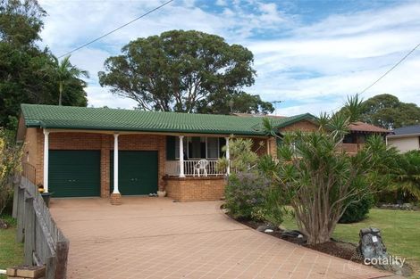2 Tallong Dr, Lake Cathie, NSW 2445