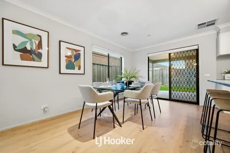 Property photo of 24 Cranbourne Drive Cranbourne VIC 3977