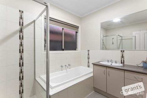 Property photo of 46 Bluemist Circuit Lyndhurst VIC 3975