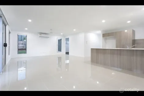 Property photo of 2/13 Tree View Crescent Little Mountain QLD 4551