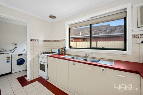 Property photo of 1/1 Wilpena Court St Albans VIC 3021