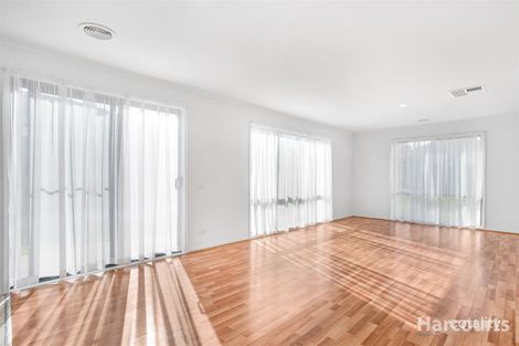 Property photo of 32 Oakgrove Drive Narre Warren South VIC 3805