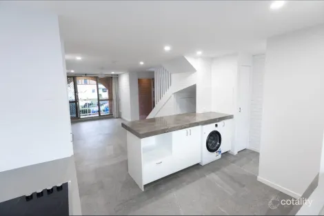 Property photo of 2/78 Petrel Avenue Mermaid Beach QLD 4218