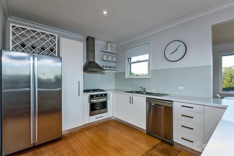 Property photo of 1 Montpellier Drive Highton VIC 3216