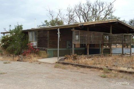 2 Groves Rd, Quorn, SA 5433