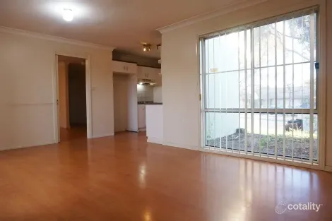Property photo of 2 Outram Place Currans Hill NSW 2567