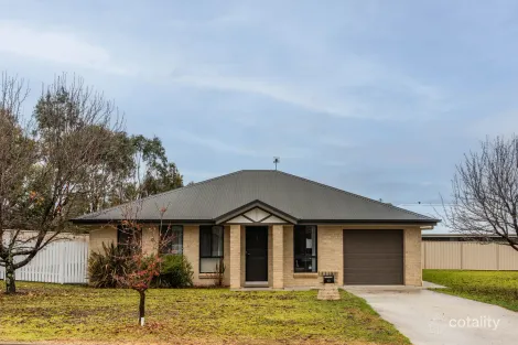 10 Begonia Pl, Orange, NSW 2800