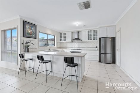 Property photo of 6 Autumn Grove Cairnlea VIC 3023