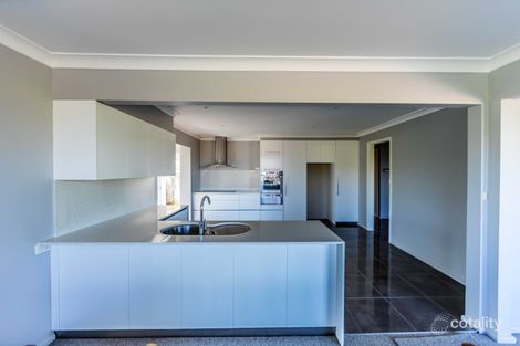 Property photo of 8 Eungella Place Orange NSW 2800