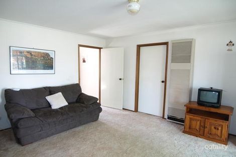 Property photo of 3 Miles Place Jerrabomberra NSW 2619