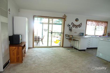 Property photo of 3 Miles Place Jerrabomberra NSW 2619