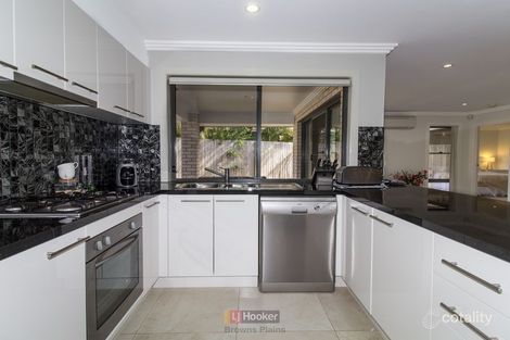 Property photo of 17 Voss Boulevard Heritage Park QLD 4118