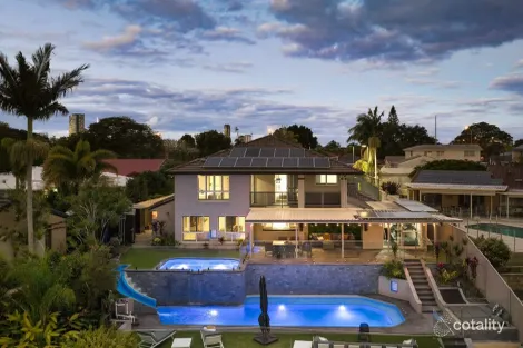 4 Saxonvale Tce, Mermaid Waters, QLD 4218