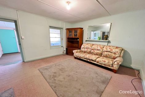 Property photo of 10 Calabash Street Young NSW 2594