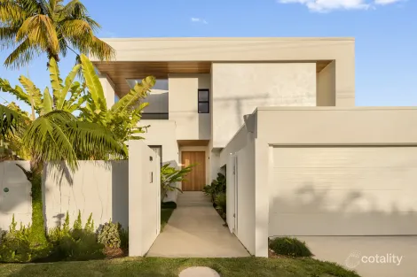 56 Surfers Ave, Mermaid Waters, QLD 4218