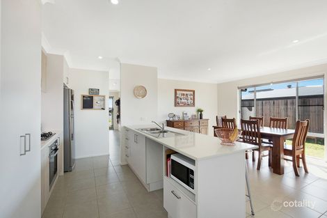 Property photo of 18 O'Connell Parade Urraween QLD 4655