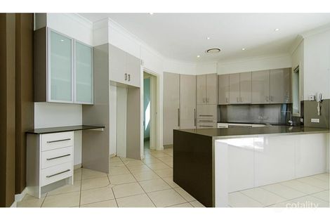 Property photo of 2556 Cressbrook Drive Hope Island QLD 4212