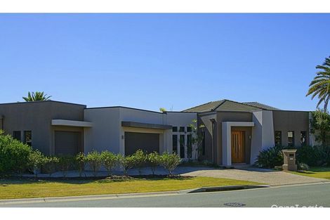 Property photo of 2556 Cressbrook Drive Hope Island QLD 4212