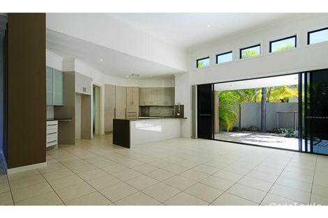 Property photo of 2556 Cressbrook Drive Hope Island QLD 4212