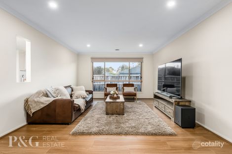 Property photo of 11 Ogle Way Cranbourne North VIC 3977