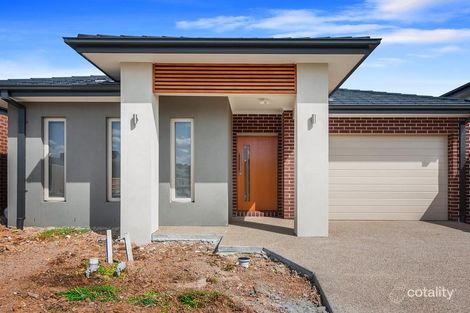 4 Hut Rd, Clyde North, VIC 3978