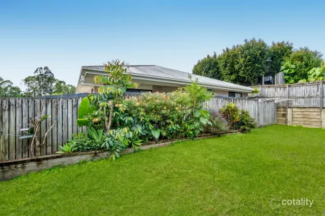 Property photo of 5 Rise Circuit Pacific Pines QLD 4211