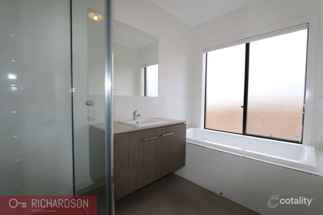 45 Cherrywood Ave, Manor Lakes, VIC 3024