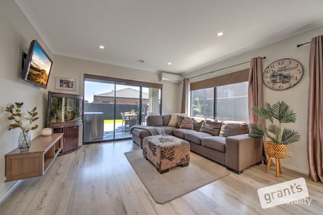 Property photo of 21 Colonnade Street Clyde North VIC 3978