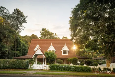 Property photo of 75 Marmindie Street Chapel Hill QLD 4069
