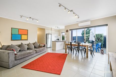 Property photo of 2 Tolpis Lane Cranbourne North VIC 3977