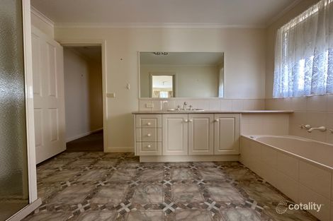 Property photo of 10 Walker Court Warrnambool VIC 3280