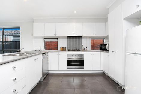 Property photo of 14 Edmondshaw Drive Deer Park VIC 3023