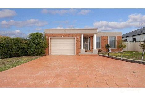 33 Jindabyne Ave, Taylors Hill, VIC 3037