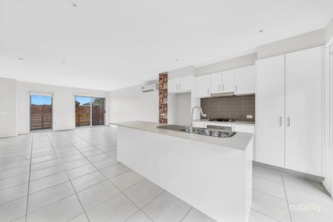 Property photo of 15 Belfort Lane Cranbourne VIC 3977