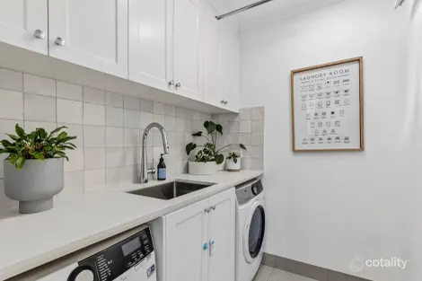 Property photo of 1/3 Tamar Grove Oakleigh VIC 3166