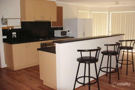 Property photo of 5 Cobram Court Pakenham VIC 3810
