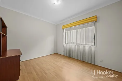 Property photo of 19 Yew Place Casula NSW 2170