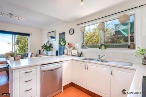 Property photo of 4/6 Clinton Street Labrador QLD 4215