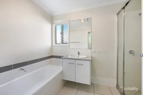 Property photo of 2/40 Isaac Street North Toowoomba QLD 4350