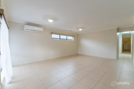Property photo of 53 Eynesbury View Wollert VIC 3750