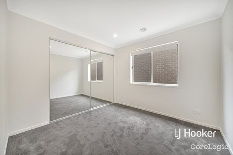 Property photo of 3 Hargood Place Cranbourne East VIC 3977