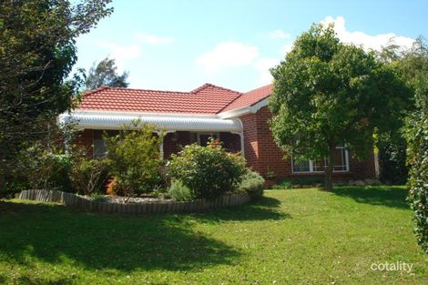 13 Clare Dennis Ave, Gordon, ACT 2906