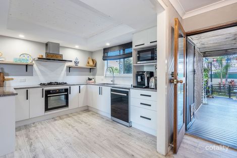 Property photo of 22 Horder Avenue Labrador QLD 4215