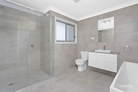 Property photo of 2/27 Lyne Street Oak Flats NSW 2529