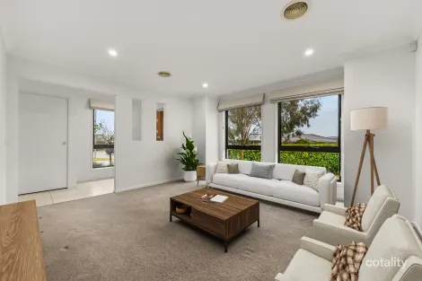 Property photo of 21 John Crawford Crescent Casey ACT 2913