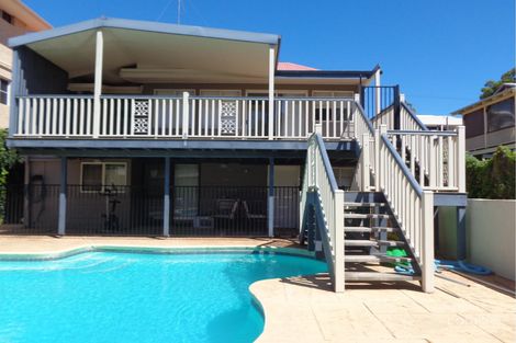 9 Hill St, Halls Head, WA 6210